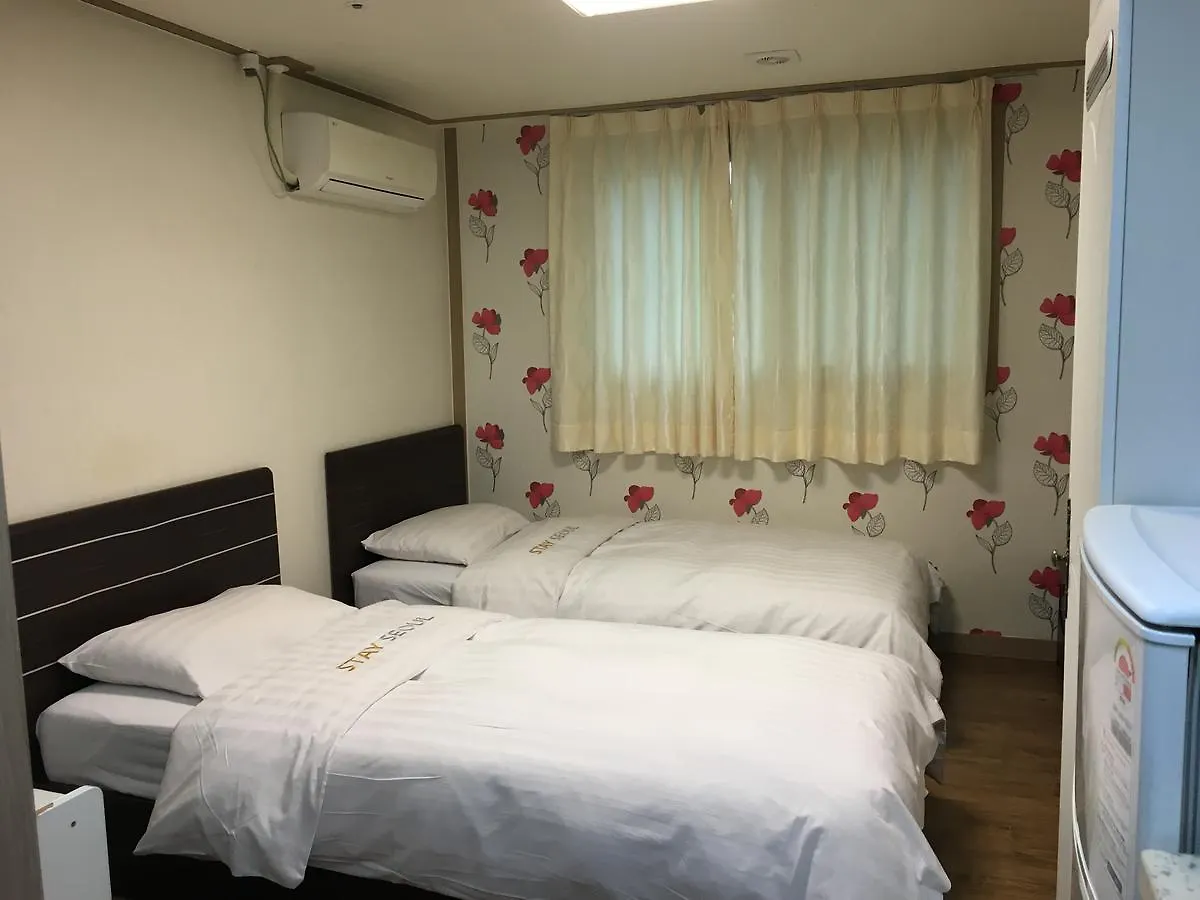 Stay Seoul Residence 2*,